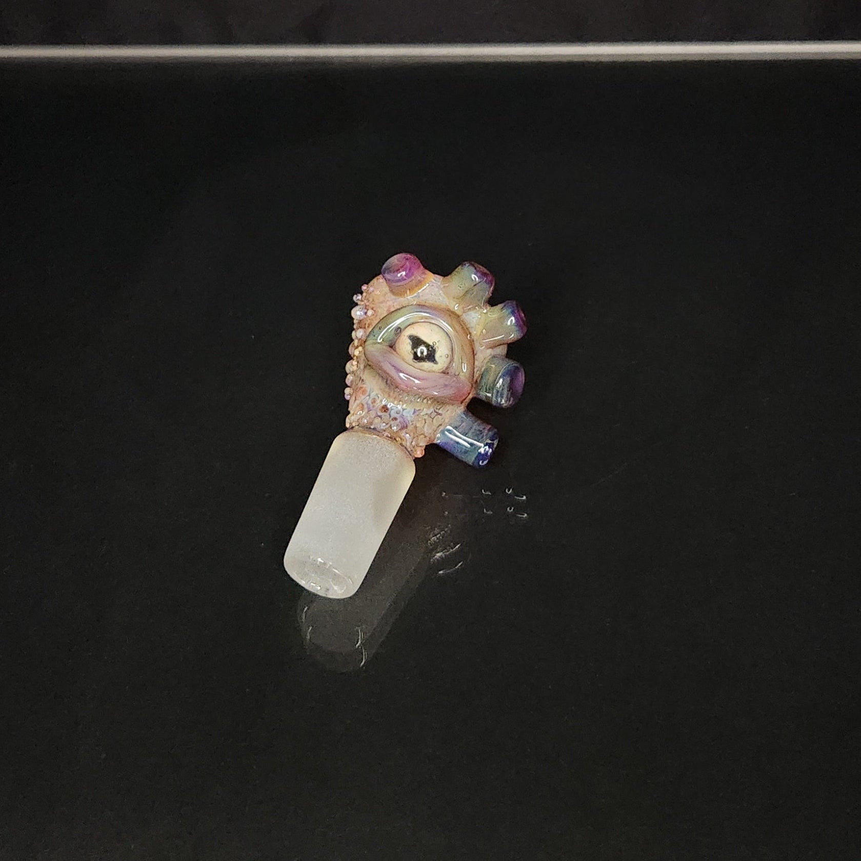 Benwa Glass 14mm 1 Hole Eye Sculpture Slides
