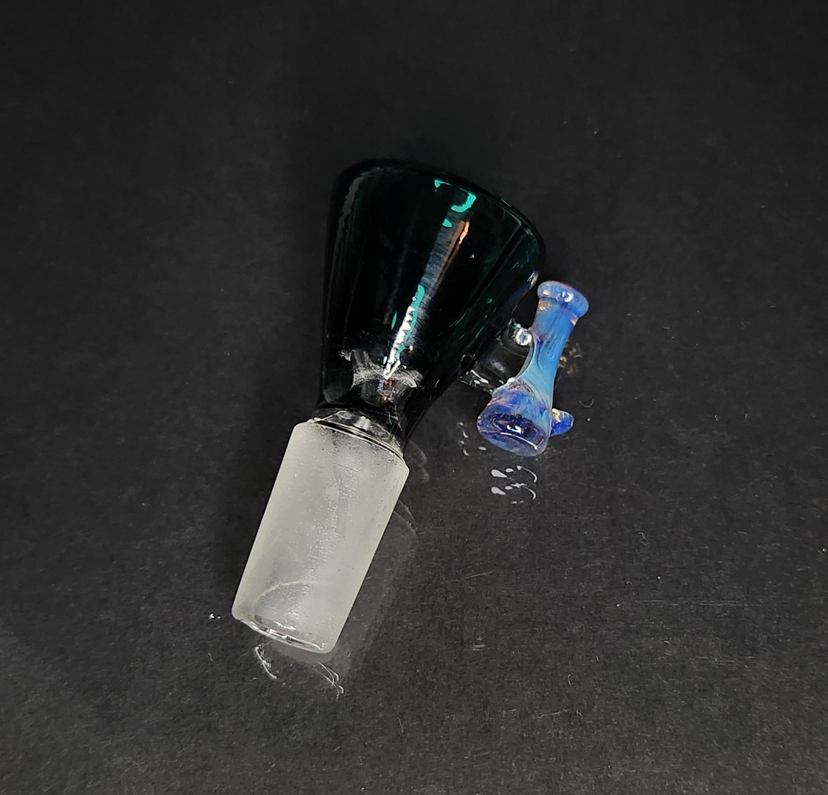 Benwa Glass 14mm 1 Hole Mini Bong Slides