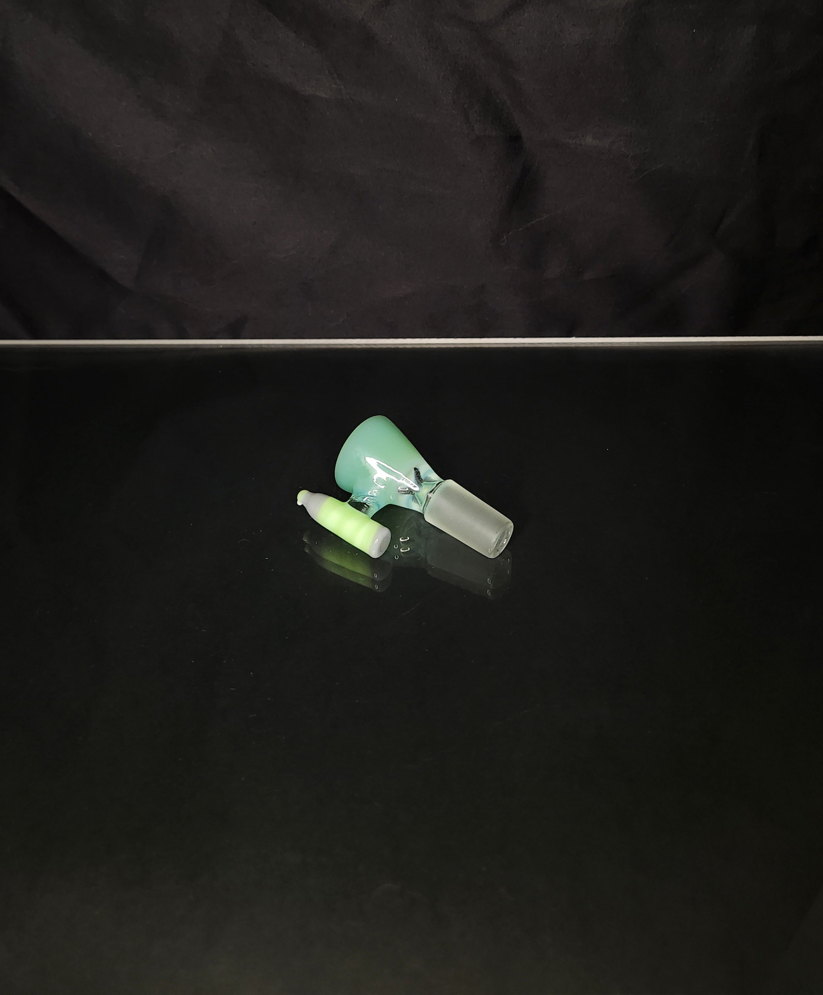 Benwa Glass 14mm 1 Hole Spray Can Slides